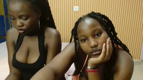 Snapshot of avian_talya chatting on November 27, 2025, 4:58 am Avian online show from November 27, 2025, 4:58 am