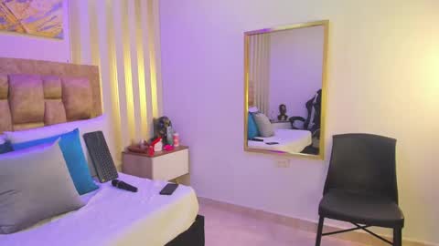 Snapshot of avis_lara chatting on October 17, 2025, 7:49 pm AVIS online show from October 17, 2025, 7:49 pm