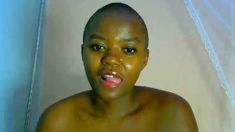 avril254 online show from February 24, 2025, 11:41 pm