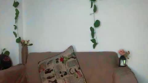 Snapshot of avril_jackson chatting on February 14, 2025, 7:49 am Avril online show from February 14, 2025, 7:49 am
