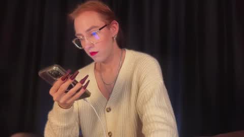 avril_pearly_ online show from February 9, 2025, 11:15 pm