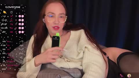 avril_pearly_ online show from February 14, 2025, 11:31 pm