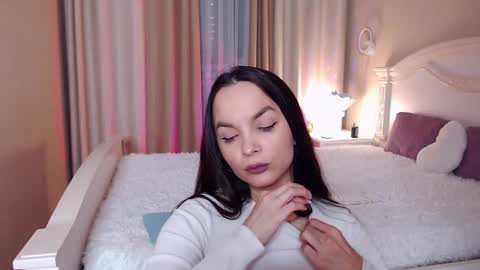 Avrora Inst online show from October 26, 2025, 8:04 pm