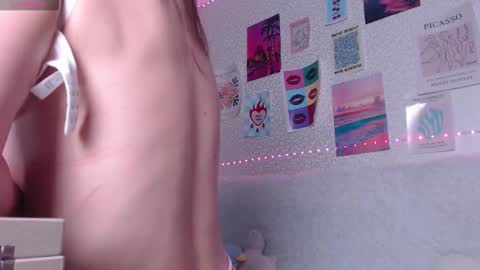 Snapshot of avrora_sweetyme chatting on October 19, 2025, 6:19 pm avrora_sweetyme online show from October 19, 2025, 6:19 pm