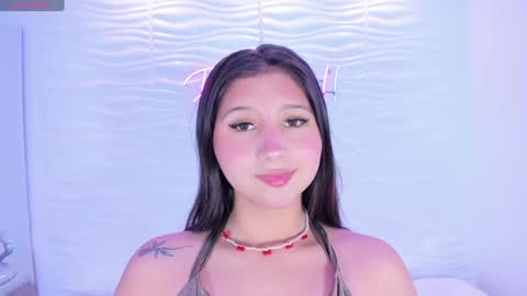 Avy  online show from December 19, 2024, 11:39 am