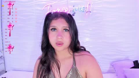 Avy  online show from January 21, 2025, 2:37 pm