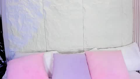 Avy  online show from November 29, 2025, 11:35 am