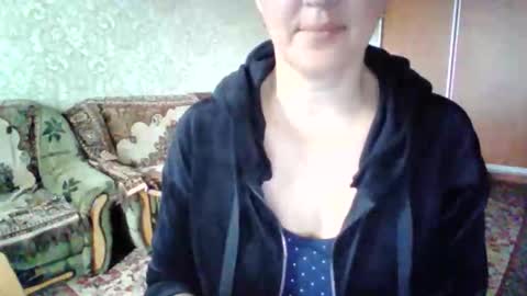 Snapshot of awesomeladyy chatting on October 28, 2025, 7:34 am awesomeladyy online show from October 28, 2025, 7:34 am