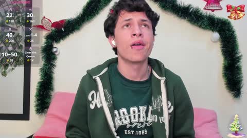 Snapshot of axel_evanss chatting on December 11, 2024, 3:37 pm Axel Evanss online show from December 11, 2024, 3:37 pm