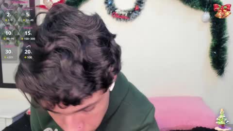 Snapshot of axel_evanss chatting on December 11, 2024, 6:42 pm Axel Evanss online show from December 11, 2024, 6:42 pm