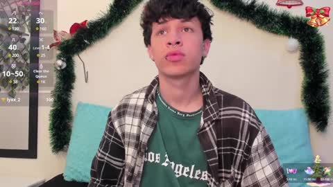 Snapshot of axel_evanss chatting on December 15, 2024, 1:32 pm Axel Evanss online show from December 15, 2024, 1:32 pm