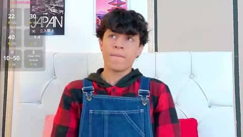 Snapshot of axel_evanss chatting on November 17, 2025, 12:33 pm Axel Evanss online show from November 17, 2025, 12:33 pm