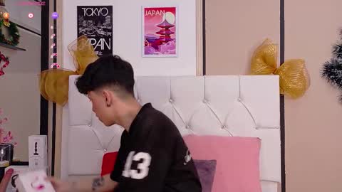 Axel Evanss online show from December 4, 2025, 12:47 pm