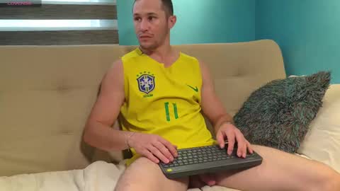 Snapshot of axel_fairchaild chatting on October 8, 2025, 2:36 pm Axel Fairchaild online show from October 8, 2025, 2:36 pm