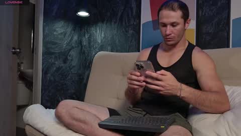 Snapshot of axel_fairchaild chatting on November 9, 2025, 12:47 pm Axel Fairchaild online show from November 9, 2025, 12:47 pm