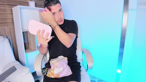 Snapshot of axel_grey_ chatting on September 11, 2025, 11:54 am axel_grey_ online show from September 11, 2025, 11:54 am