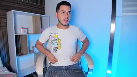 Snapshot of axel_grey_ chatting on September 15, 2025, 12:27 pm axel_grey_ online show from September 15, 2025, 12:27 pm