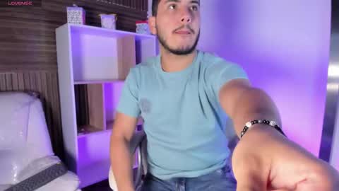 Snapshot of axel_grey_ chatting on October 11, 2025, 12:15 pm axel_grey_ online show from October 11, 2025, 12:15 pm