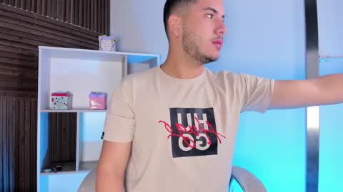 Snapshot of axel_grey_ chatting on October 23, 2025, 12:15 pm axel_grey_ online show from October 23, 2025, 12:15 pm