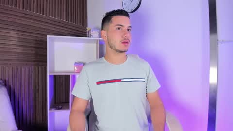 Snapshot of axel_grey_ chatting on October 25, 2025, 12:13 pm axel_grey_ online show from October 25, 2025, 12:13 pm