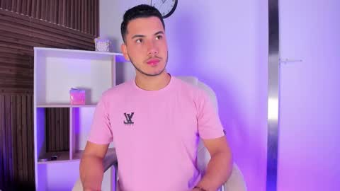 Snapshot of axel_grey_ chatting on October 27, 2025, 12:09 pm axel_grey_ online show from October 27, 2025, 12:09 pm