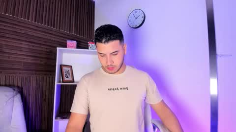 Snapshot of axel_grey_ chatting on December 1, 2025, 12:10 pm axel_grey_ online show from December 1, 2025, 12:10 pm