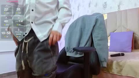 AXEL  online show from September 29, 2025, 3:22 am