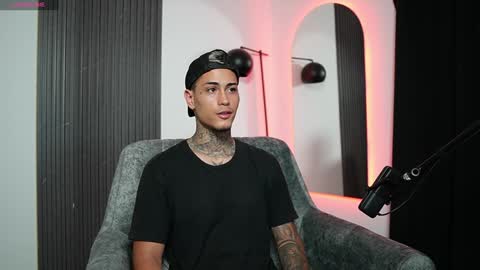 Snapshot of axel_villa chatting on January 31, 2025, 11:45 pm Agustin online show from January 31, 2025, 11:45 pm