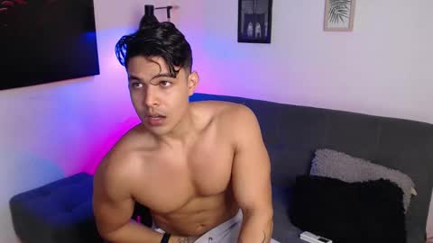 axell online show from November 21, 2025, 5:33 pm