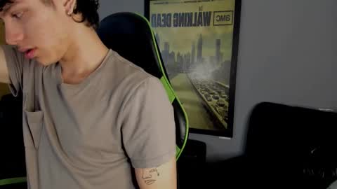 Snapshot of axelraven chatting on December 3, 2024, 1:21 pm Axel Raven online show from December 3, 2024, 1:21 pm