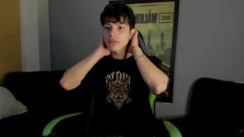 Snapshot of axelraven chatting on December 9, 2024, 1:45 pm Axel Raven online show from December 9, 2024, 1:45 pm