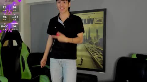 Snapshot of axelraven chatting on December 16, 2024, 4:49 pm Axel Raven online show from December 16, 2024, 4:49 pm