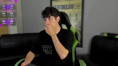 Snapshot of axelraven chatting on December 18, 2024, 2:28 pm Axel Raven online show from December 18, 2024, 2:28 pm