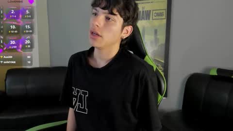 Snapshot of axelraven chatting on December 18, 2024, 5:31 pm Axel Raven online show from December 18, 2024, 5:31 pm