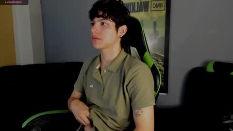 Snapshot of axelraven chatting on January 3, 2025, 1:36 pm Axel Raven online show from January 3, 2025, 1:36 pm