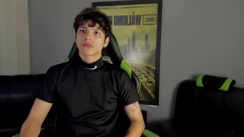 Snapshot of axelraven chatting on January 13, 2025, 1:28 pm Axel Raven online show from January 13, 2025, 1:28 pm