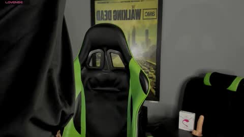 Snapshot of axelraven chatting on January 16, 2025, 1:47 pm Axel Raven online show from January 16, 2025, 1:47 pm