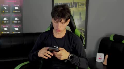 Snapshot of axelraven chatting on January 20, 2025, 4:23 pm Axel Raven online show from January 20, 2025, 4:23 pm