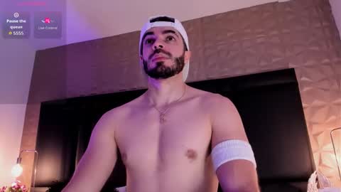 Snapshot of axelthompsom chatting on September 27, 2025, 11:26 am Axel Thompsom online show from September 27, 2025, 11:26 am