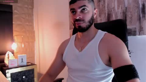 Snapshot of axelthompsom chatting on October 4, 2025, 10:57 am Axel Thompsom online show from October 4, 2025, 10:57 am