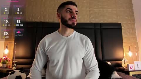 Snapshot of axelthompsom chatting on October 11, 2025, 11:20 am Axel Thompsom online show from October 11, 2025, 11:20 am