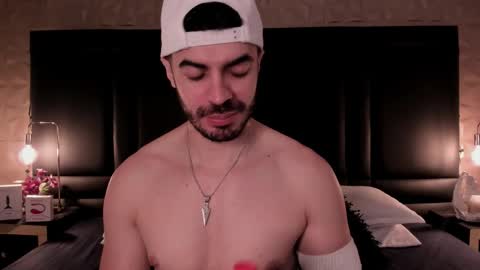 Snapshot of axelthompsom chatting on November 12, 2025, 12:05 pm Axel Thompsom online show from November 12, 2025, 12:05 pm