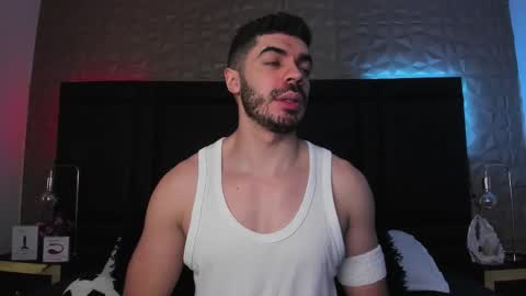 Snapshot of axelthompsom chatting on November 14, 2025, 11:42 am Axel Thompsom online show from November 14, 2025, 11:42 am