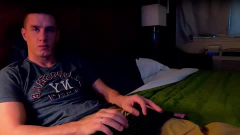 Snapshot of axl_fx chatting on January 6, 2025, 8:18 pm Axl online show from January 6, 2025, 8:18 pm