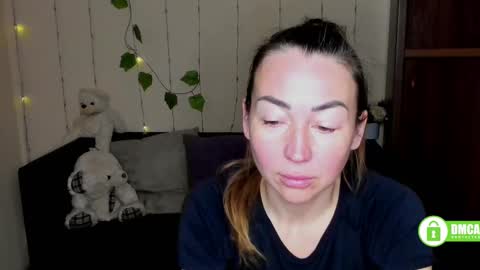 Snapshot of ay_kiss_jully chatting on February 17, 2025, 7:37 am Jully online show from February 17, 2025, 7:37 am