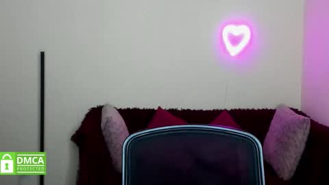 Snapshot of ay_kiss_jully chatting on October 17, 2025, 5:43 am Jully online show from October 17, 2025, 5:43 am