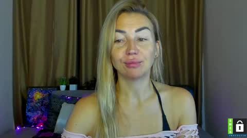 Snapshot of ay_kiss_jully chatting on October 18, 2025, 5:32 am Jully online show from October 18, 2025, 5:32 am