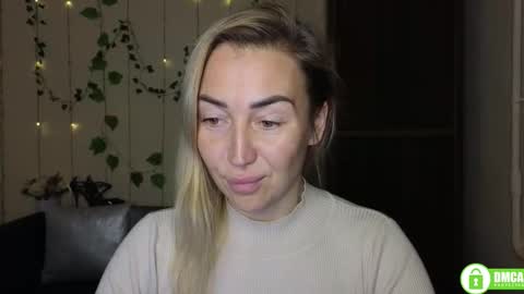 Jully online show from November 10, 2025, 6:40 pm