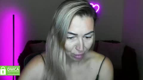 Jully online show from November 15, 2025, 6:33 am