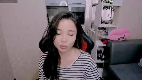 Snapshot of aya_moon chatting on October 1, 2025, 4:51 am Aya Moon online show from October 1, 2025, 4:51 am